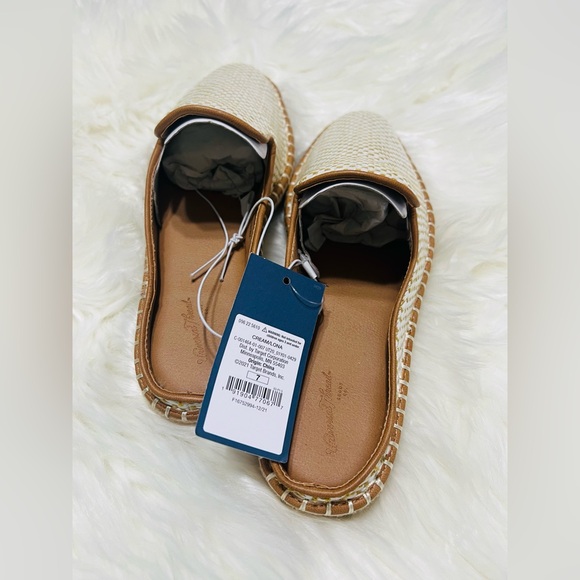 Universal Thread Lona Flats Cream Size 7 NWT - Picture 3 of 5